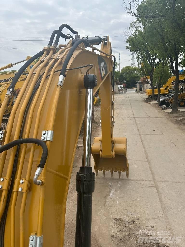 CAT CAT330D Midi-gravemaskiner 7t - 12t