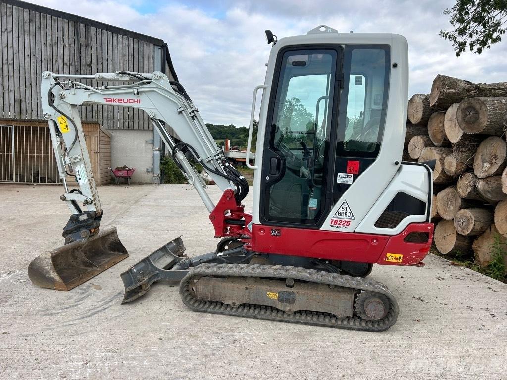 Takeuchi TB 225 Minigravemaskiner