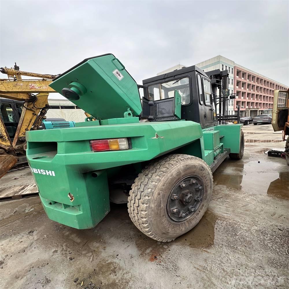 Mitsubishi FD160 Diesel gaffeltrucks