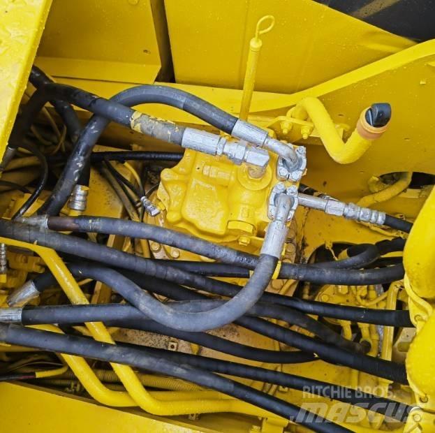 Komatsu PC220-8 Gravemaskiner på larvebånd
