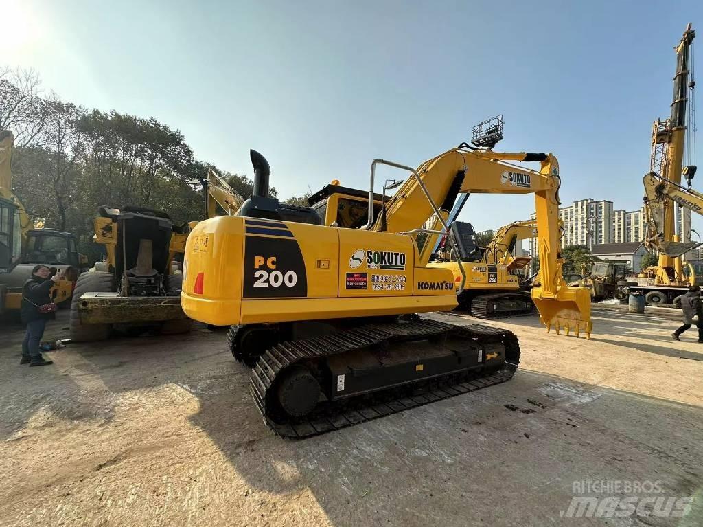 Komatsu PC 200 Gravemaskiner på larvebånd