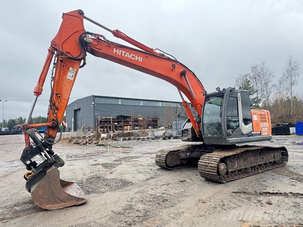 Hitachi ZX 225 USR-3 Gravemaskiner på larvebånd
