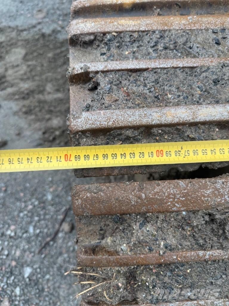 Hitachi ZX 225 USR-3 Gravemaskiner på larvebånd