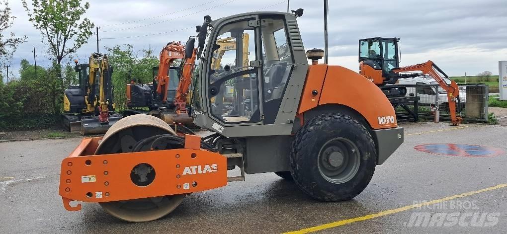 Atlas 1070 Jordvibrationstromler