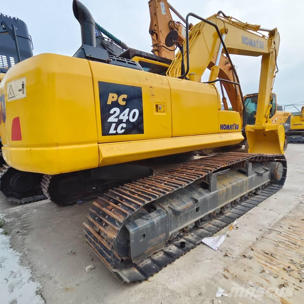 Komatsu PC 240-8 Gravemaskiner på larvebånd