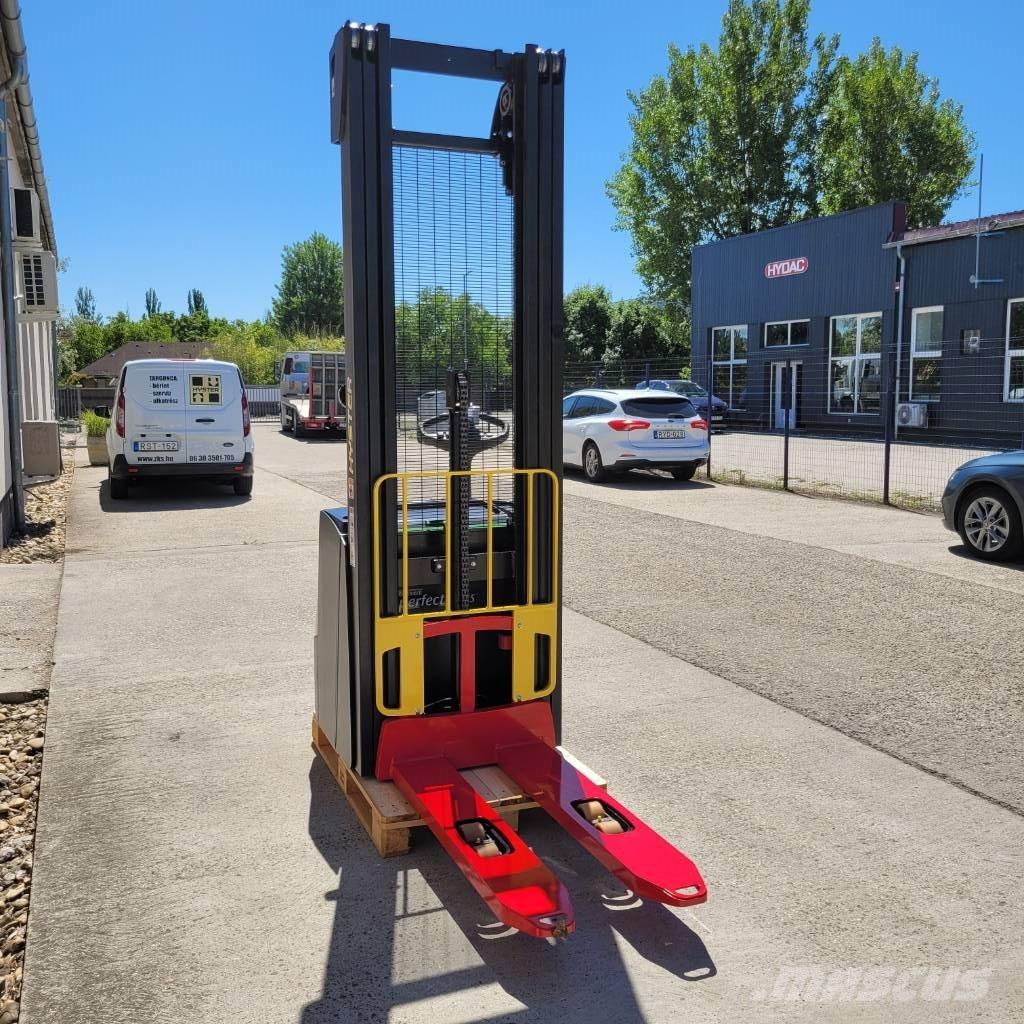 Hyster S 1.6 Gaffelstabler med gående fører