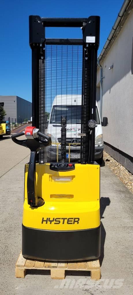 Hyster S 1.6 Gaffelstabler med gående fører