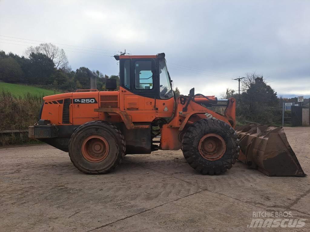 Doosan DL 250 Læssemaskiner på hjul