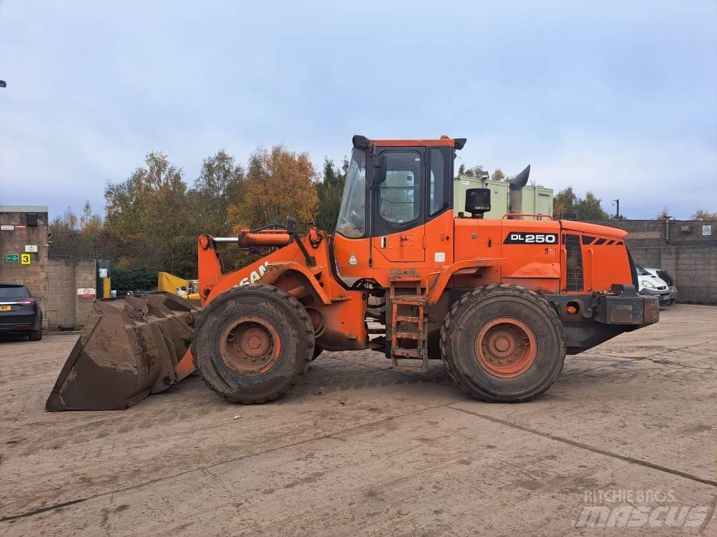 Doosan DL 250 Læssemaskiner på hjul