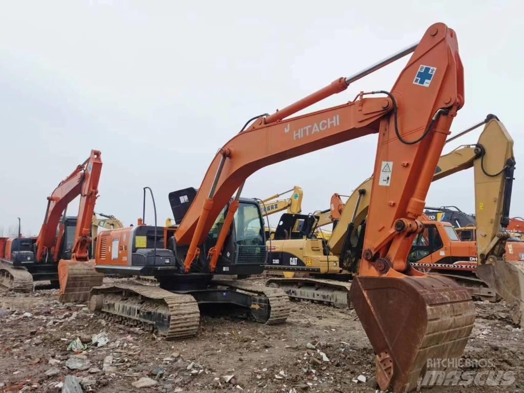 Hitachi ZX 250 Gravemaskiner på larvebånd