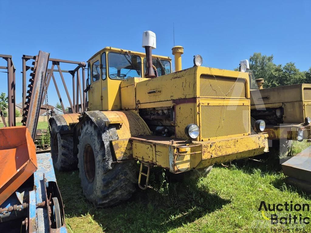 Kirovets K 701 Traktorer