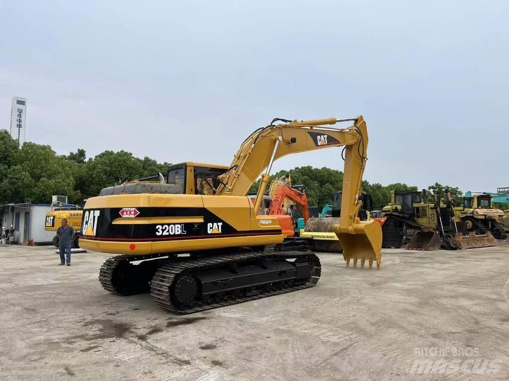 CAT 320 B L Gravemaskiner på larvebånd