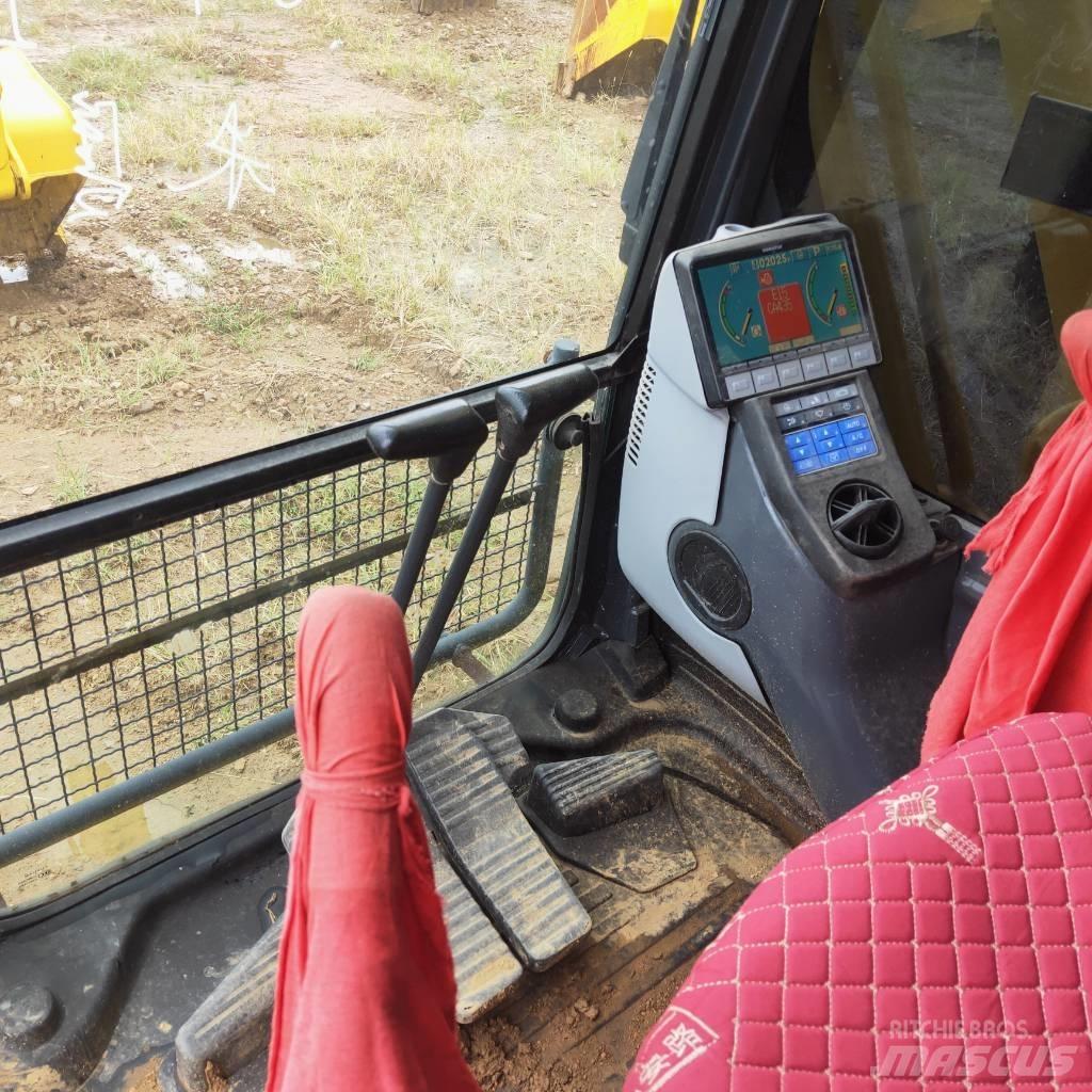 Komatsu PC200-8 Gravemaskiner på larvebånd