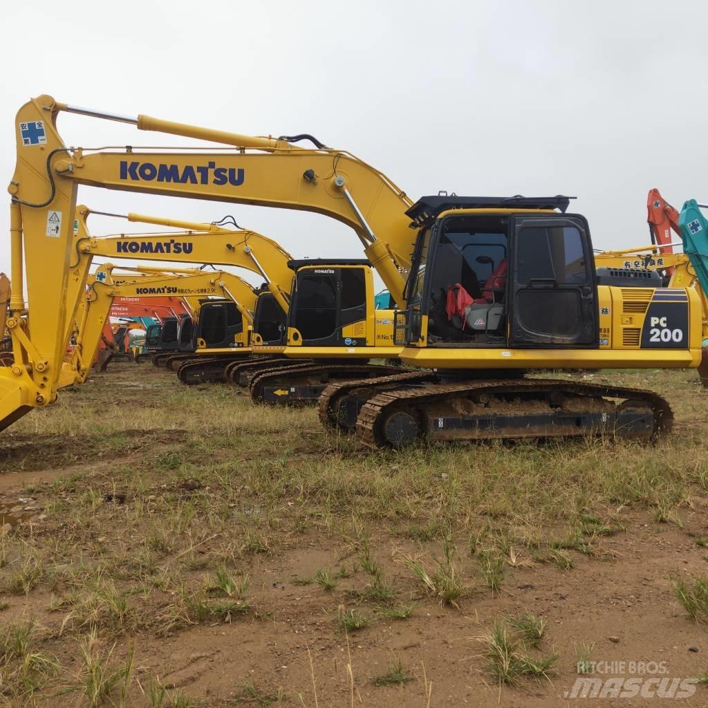 Komatsu PC200-8 Gravemaskiner på larvebånd