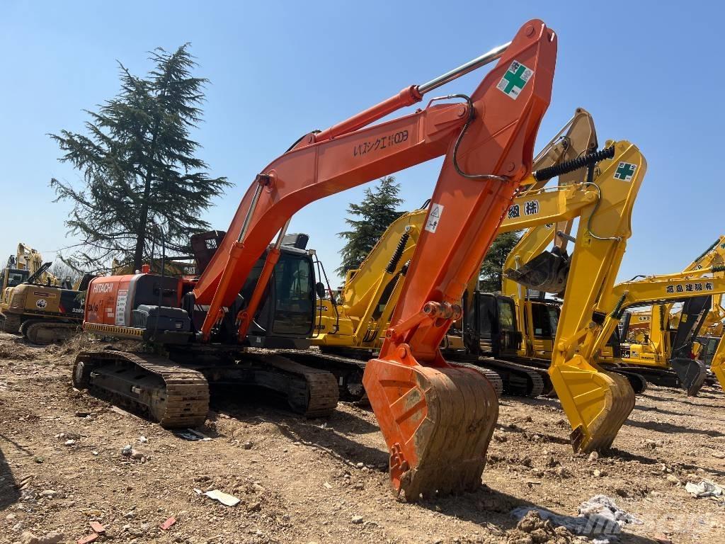 Hitachi ZX 240-3 Gravemaskiner på larvebånd