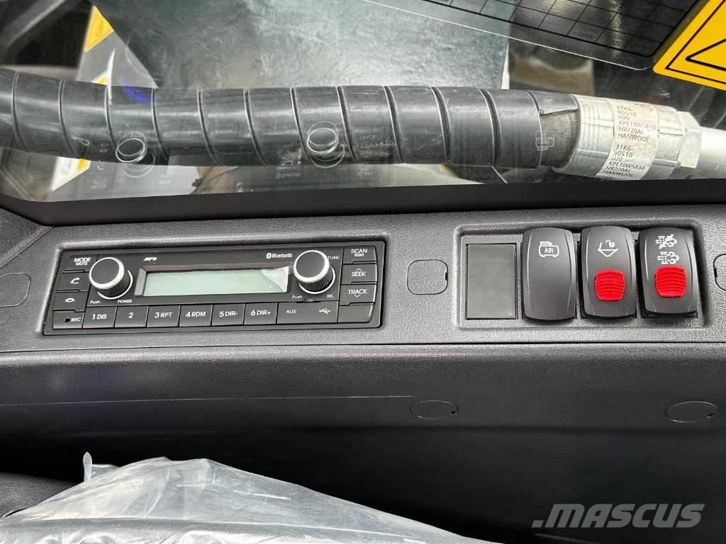 Hyundai HX 220 AL Gravemaskiner på larvebånd