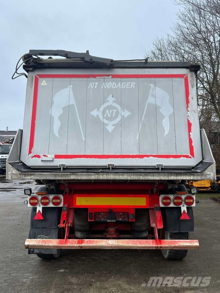 CMT W25 Semi-trailer med tip