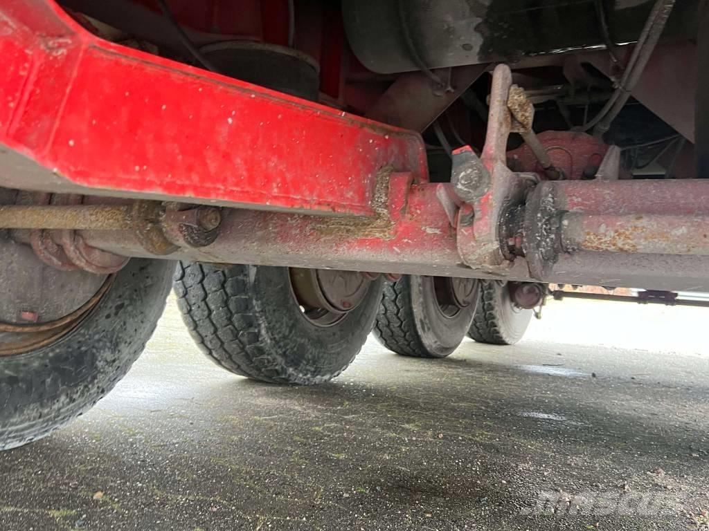 CMT W25 Semi-trailer med tip