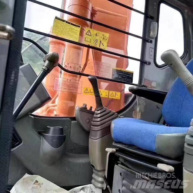 Hitachi EX 120 Gravemaskiner på larvebånd
