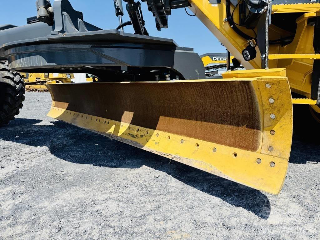 DEERE 672G Vejhøvle / Gradere