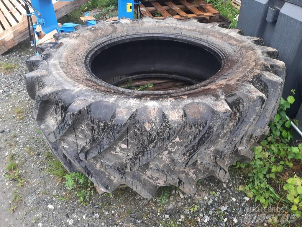 BKT 580/70R38 Hjul, Dæk og Fælge