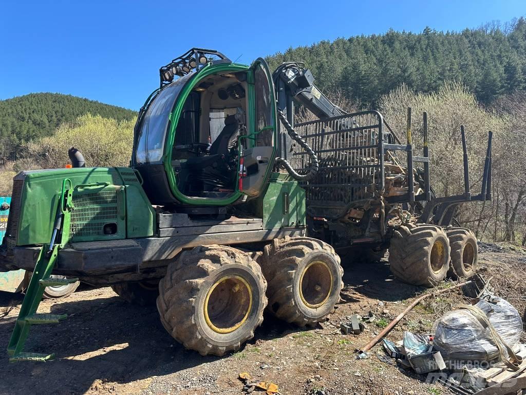 John Deere 810 E Udkørselsmaskiner