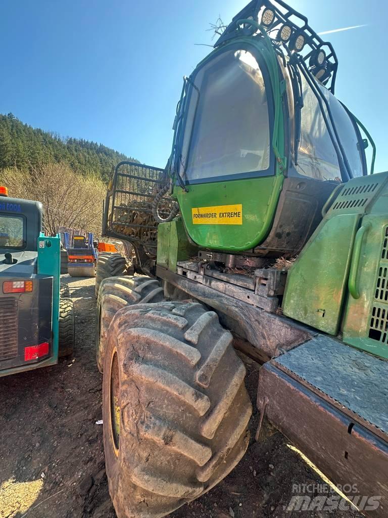 John Deere 810 E Udkørselsmaskiner