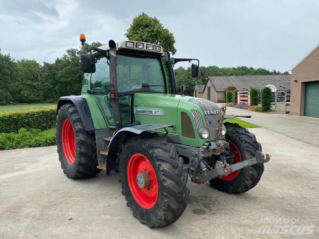 Fendt 716 Traktorer