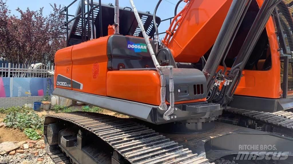 Doosan DX 300 LC Gravemaskiner på larvebånd