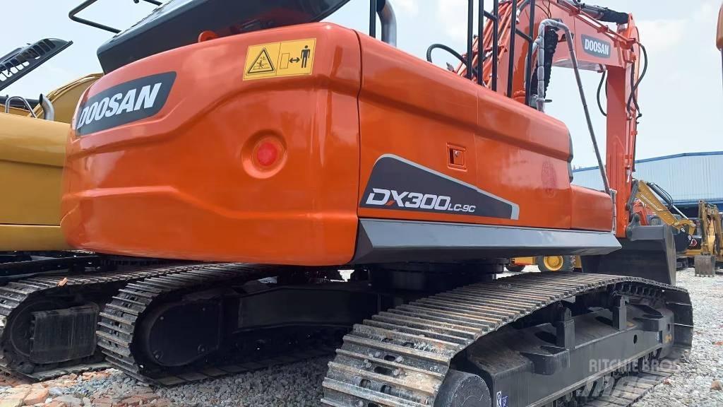 Doosan DX 300 LC Gravemaskiner på larvebånd