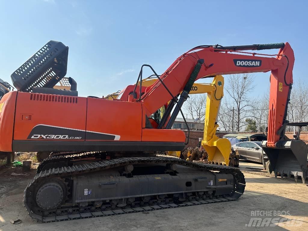 Doosan DX 300 Gravemaskiner på larvebånd