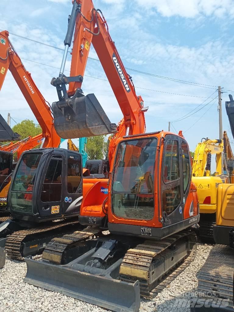 Doosan DX 75 Gravemaskiner på larvebånd