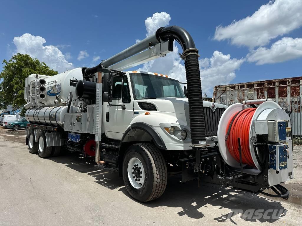 International 7500 Slamsuger
