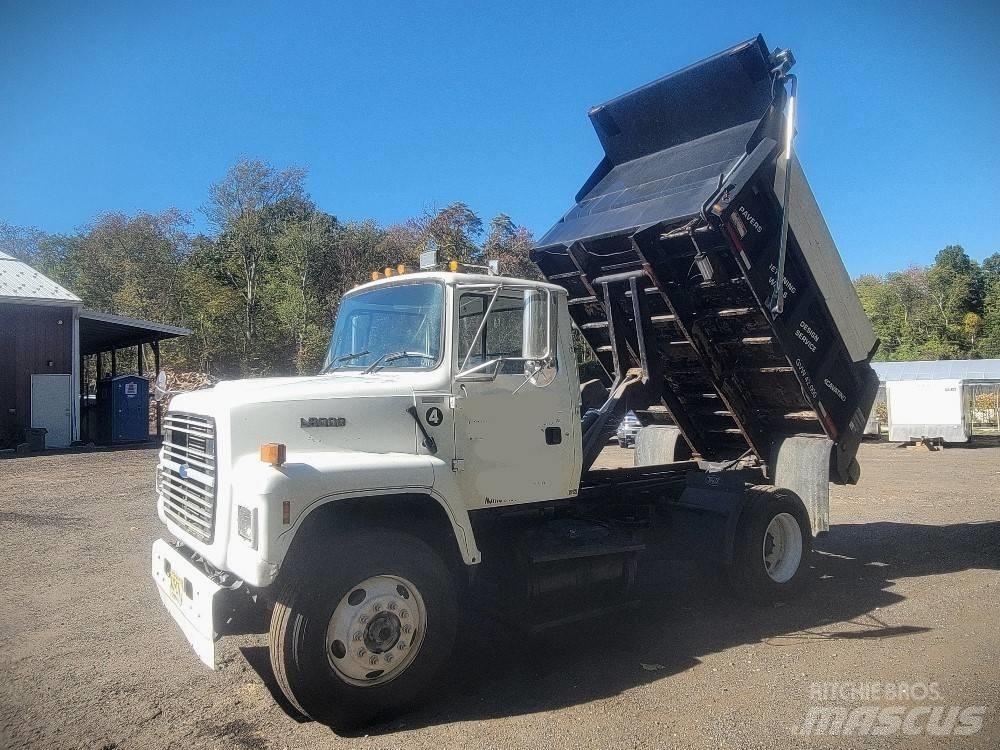 Ford L8000 Lastbiler med tip