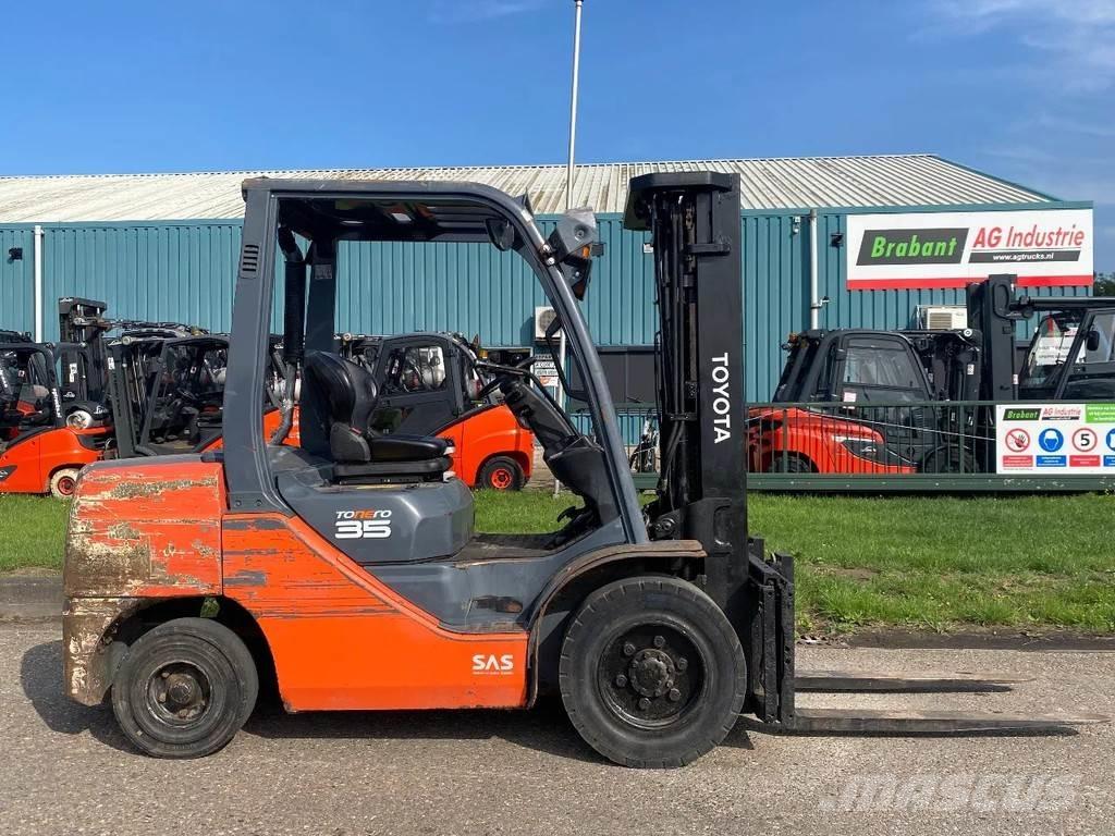 Toyota 02- 8FDF30 Diesel gaffeltrucks