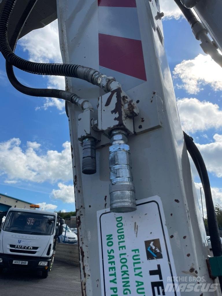 Takeuchi TB295W Gravemaskiner på hjul