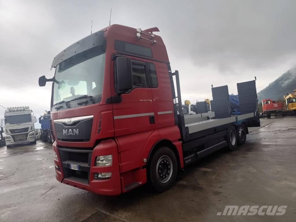 MAN TGX 26.440 Flatbed lastbiler med spil