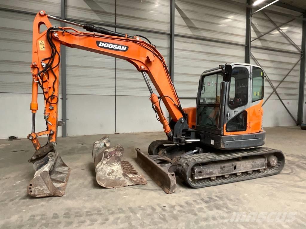 Doosan DX 80 R Midi-gravemaskiner 7t - 12t