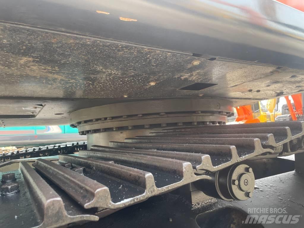 Hitachi ZX 240 Gravemaskiner på larvebånd