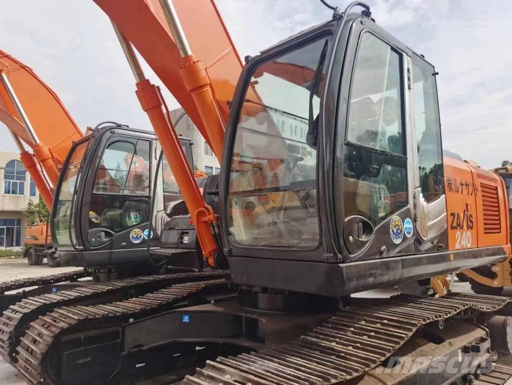 Hitachi ZX 240 Gravemaskiner på larvebånd
