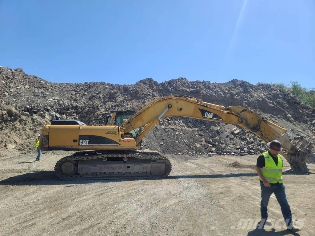 CAT 330 CL Gravemaskiner på larvebånd