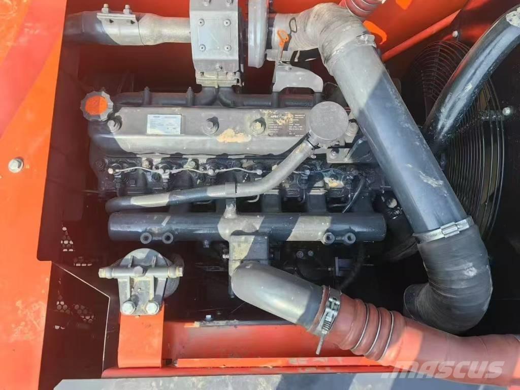 Doosan DX 225 LC Gravemaskiner på larvebånd