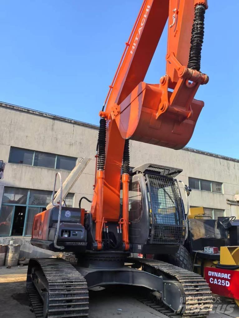 Hitachi ZX 240-3 Gravemaskiner på larvebånd