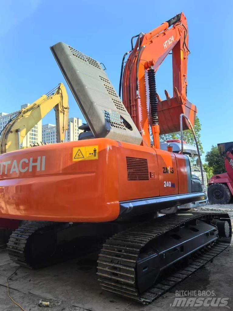 Hitachi ZX 240-3 Gravemaskiner på larvebånd