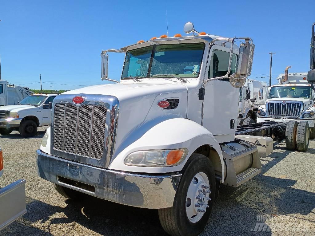 Peterbilt 335 Renovationslastbiler