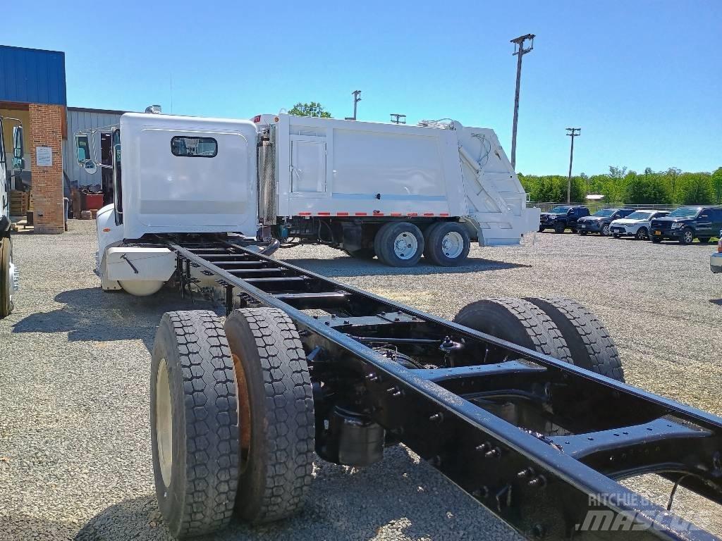 Peterbilt 335 Renovationslastbiler
