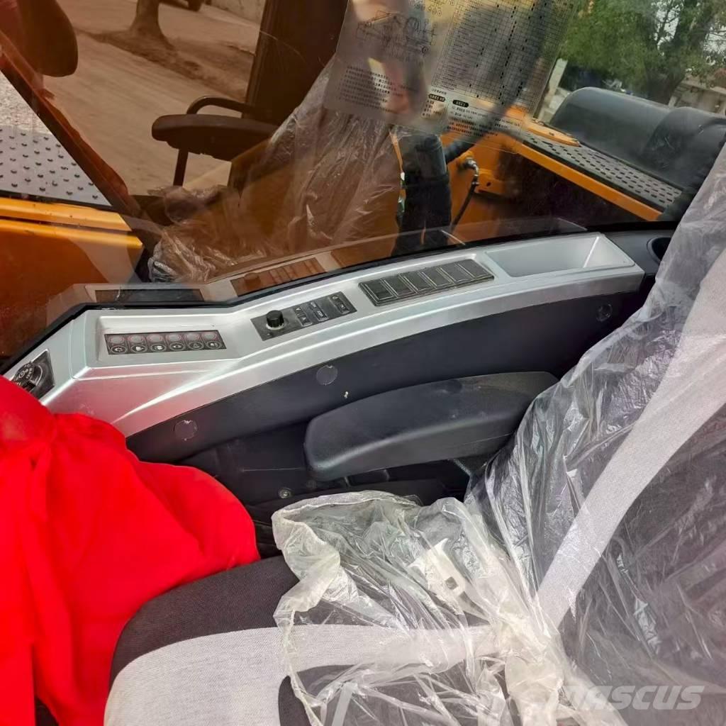 Hyundai 220LC-9S Gravemaskiner på larvebånd