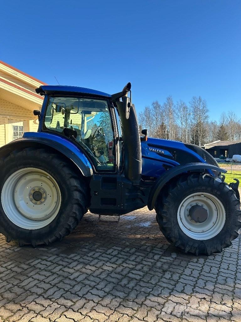 Valtra T234 VERSU Traktorer