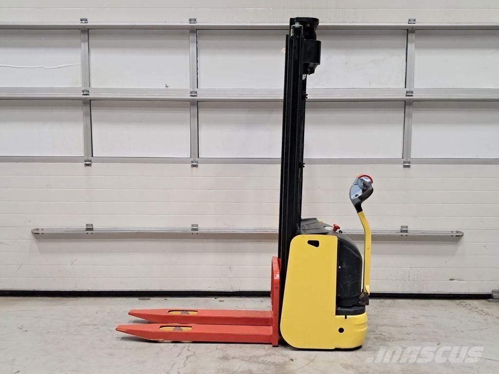 Hyster S1.0 AC Gaffelstabler med gående fører