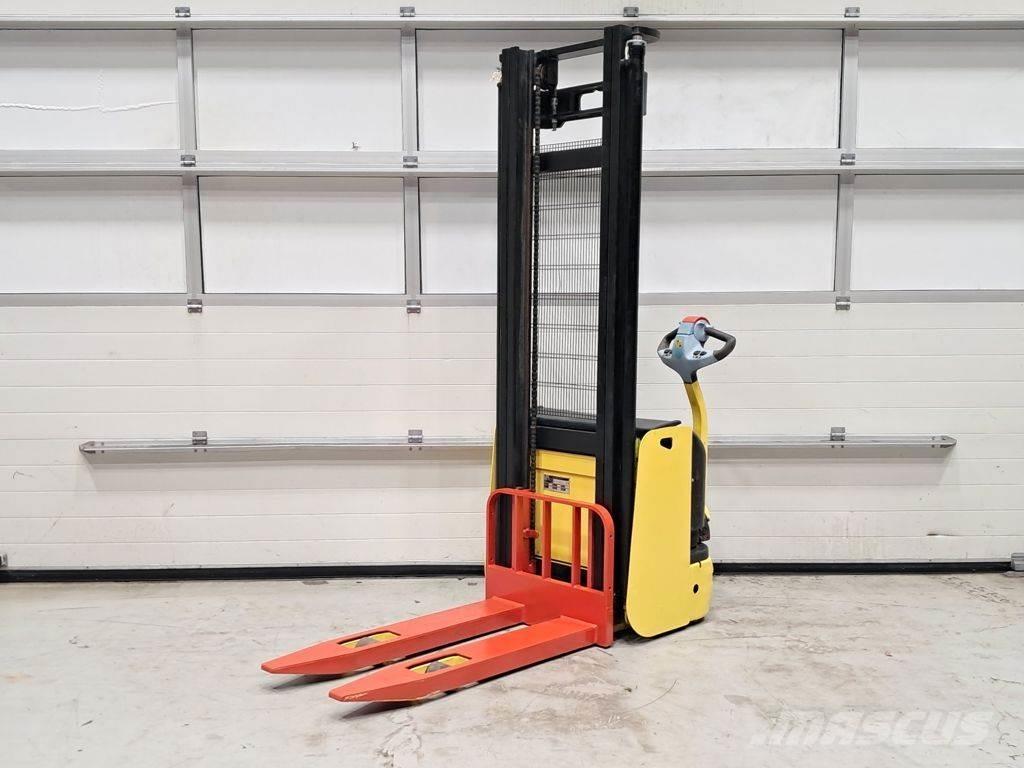 Hyster S1.0 AC Gaffelstabler med gående fører